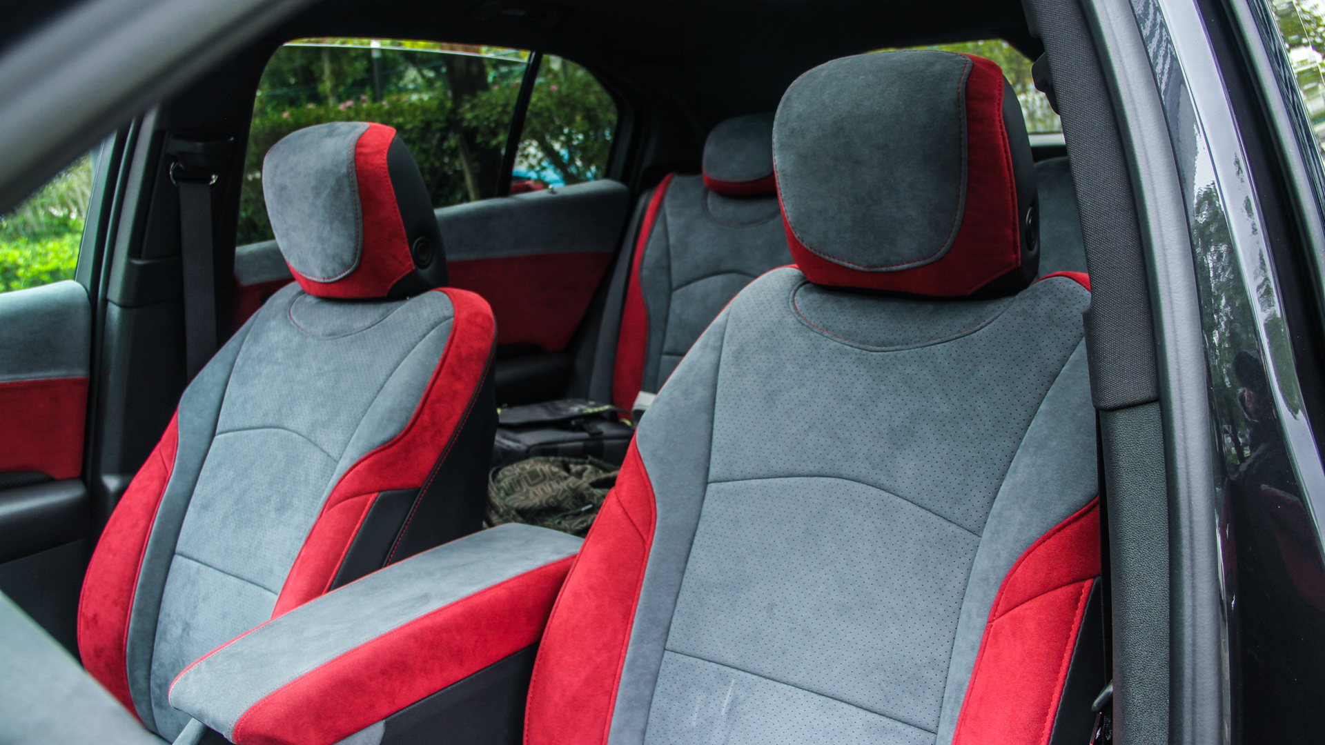 试驾凯迪拉克XT4 Alcantara：这内饰，值得冲？