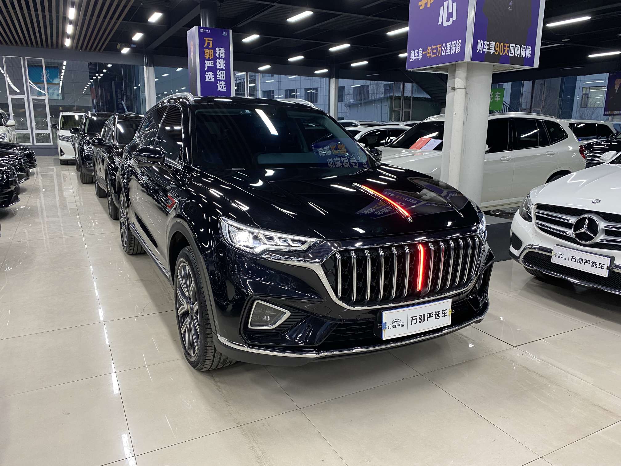红旗HS5：2022款准新车，2.0T+四驱，家用出行舒适之选