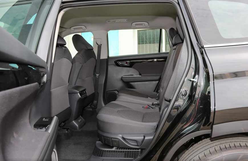 预算20-30万元，选轿车、SUV还是纯电车，跨级别三车横评