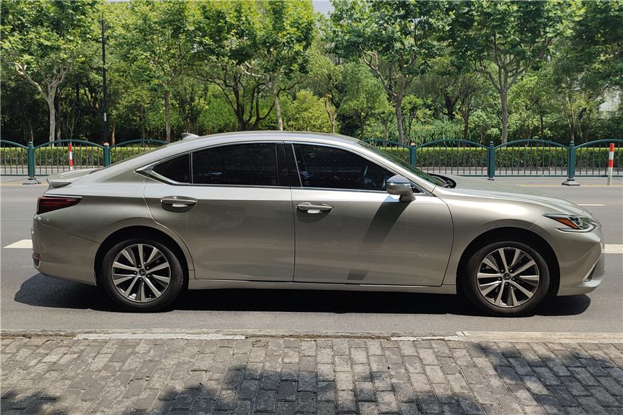 雷克萨斯es200成都最新款报价es200是不是一台好车