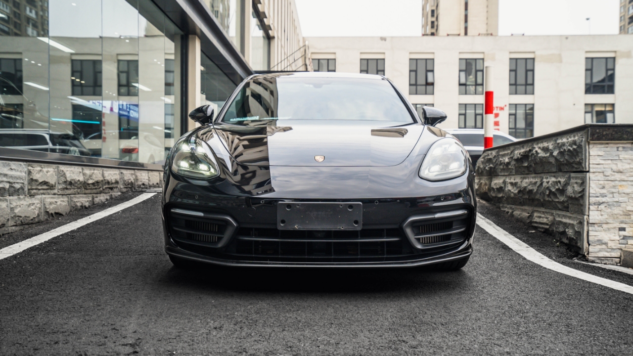 5万公里一手准新车，2022款保时捷Panamera行政加长版，89.88万！