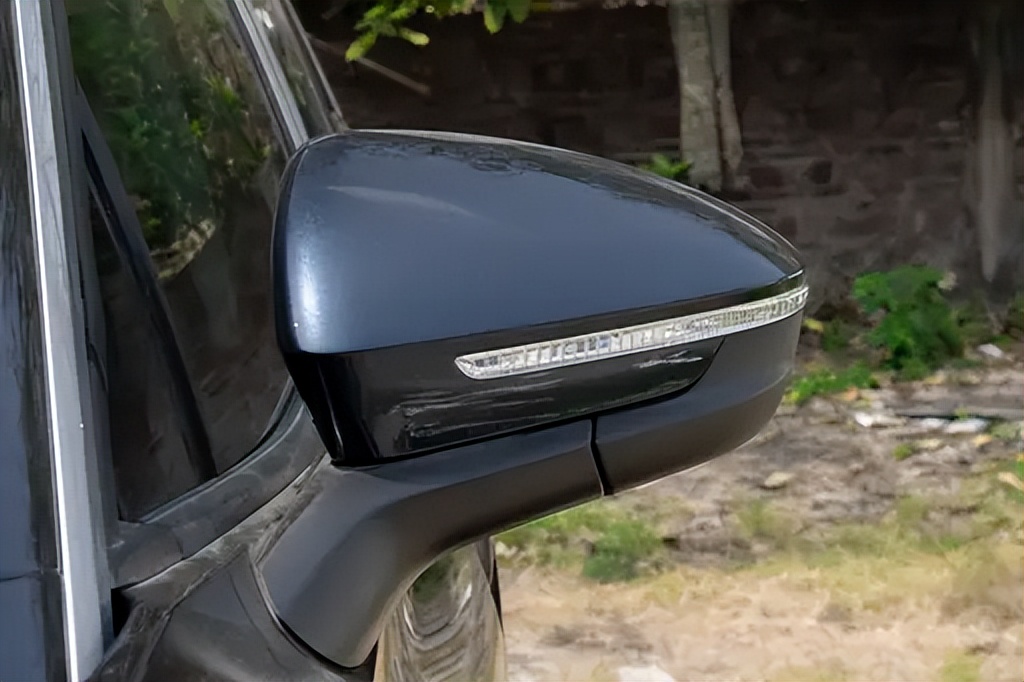 定位中型SUV，外观大气，东风Honda S7对比大众ID.6 CROZZ