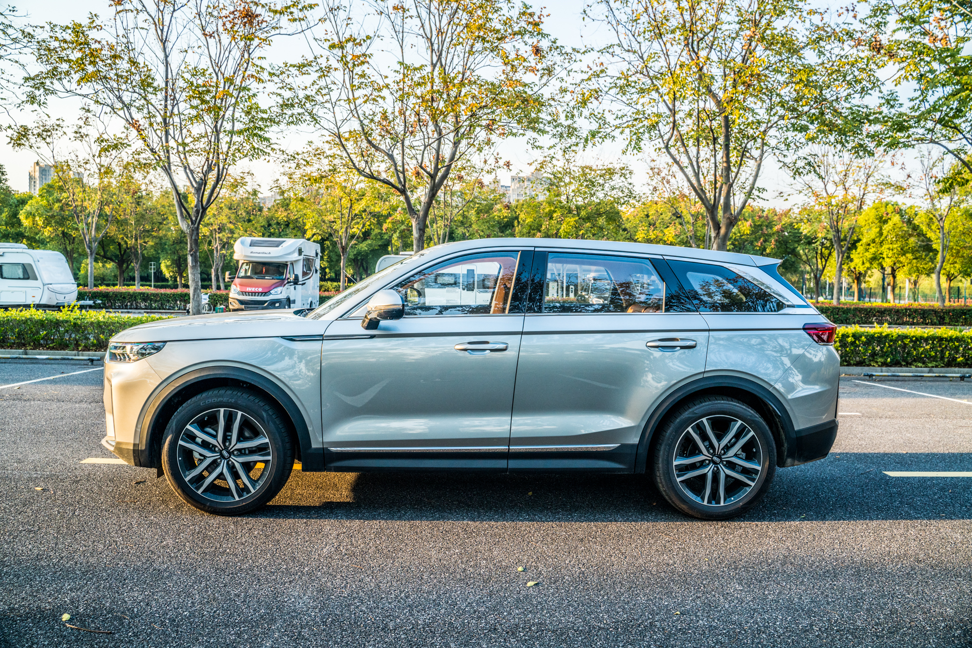 从未见过如此表里不一的车,深度试驾一汽奔腾t99