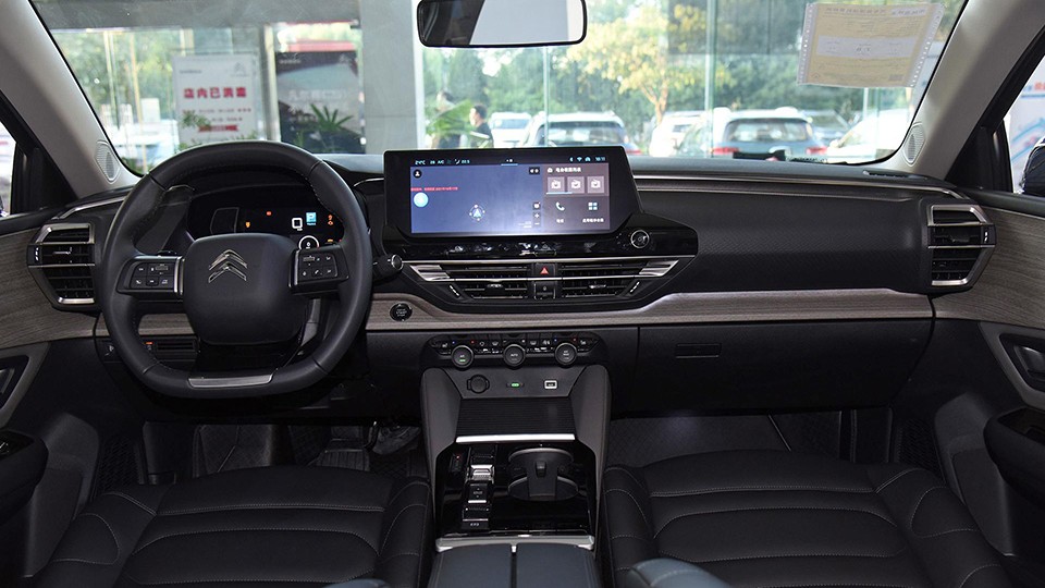 法系车主等来了凡尔赛C5 X，却还是“败给了”本田雅阁？