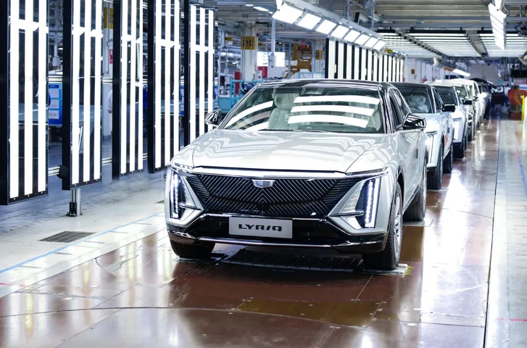 豪华品牌发力中大型纯电SUV，细分市场将迎新一轮“风切变”