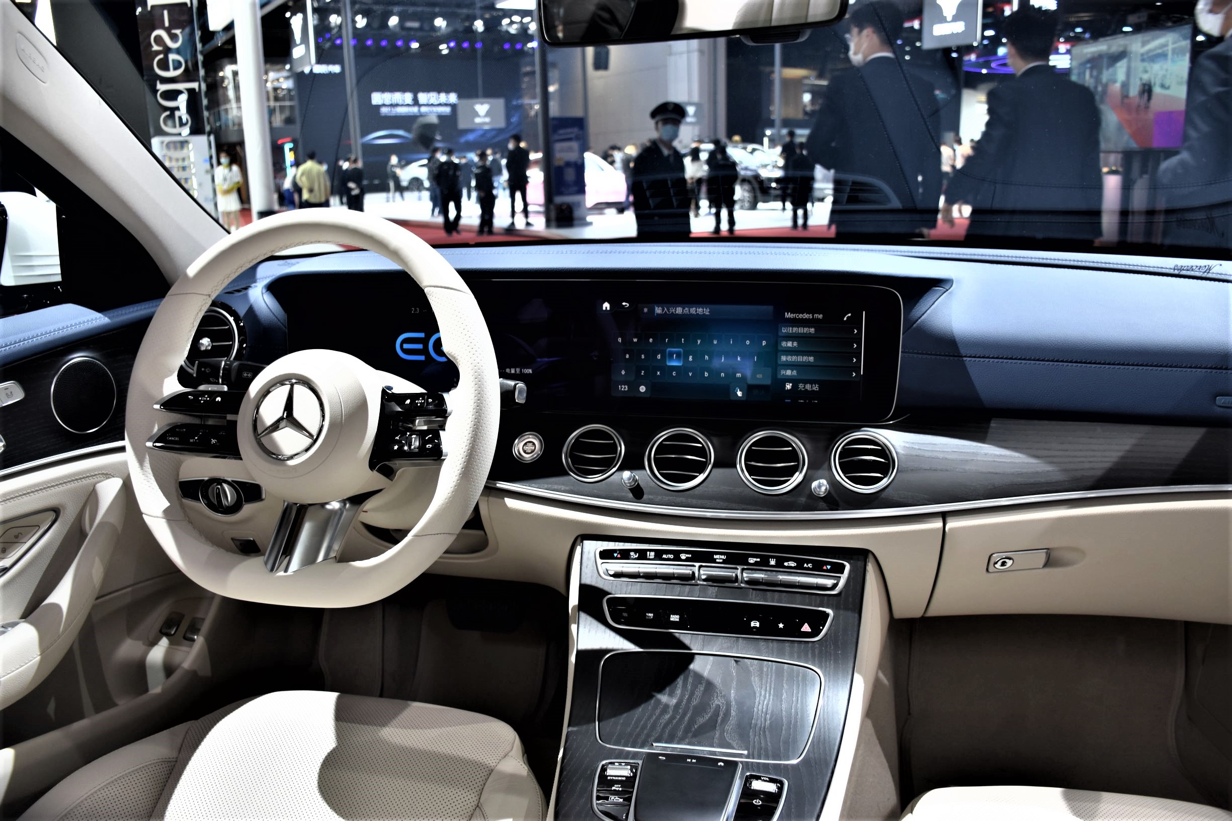 既能充电又可加油,不一样的奔驰e级