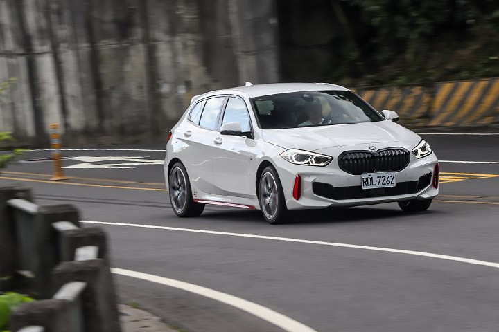 谁说后驱车就一定比较好玩？试驾宝马128ti后的我，持保留态度