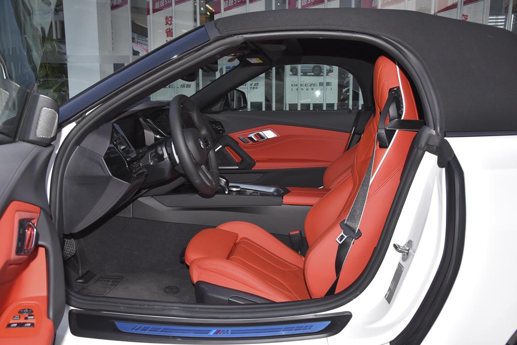 宝马Z4售价48.88万元起 欢迎试乘试驾。