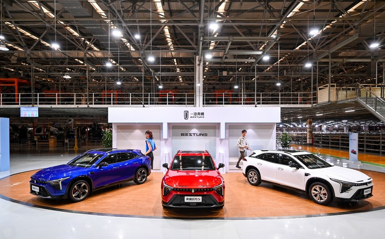 拥抱行业变化,奔腾全新品牌战略车型B70S,预售11.09万元起