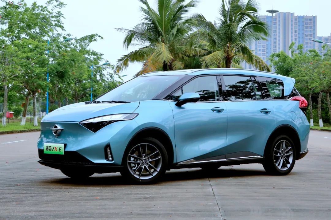 海马汽车首款纯电动MPV