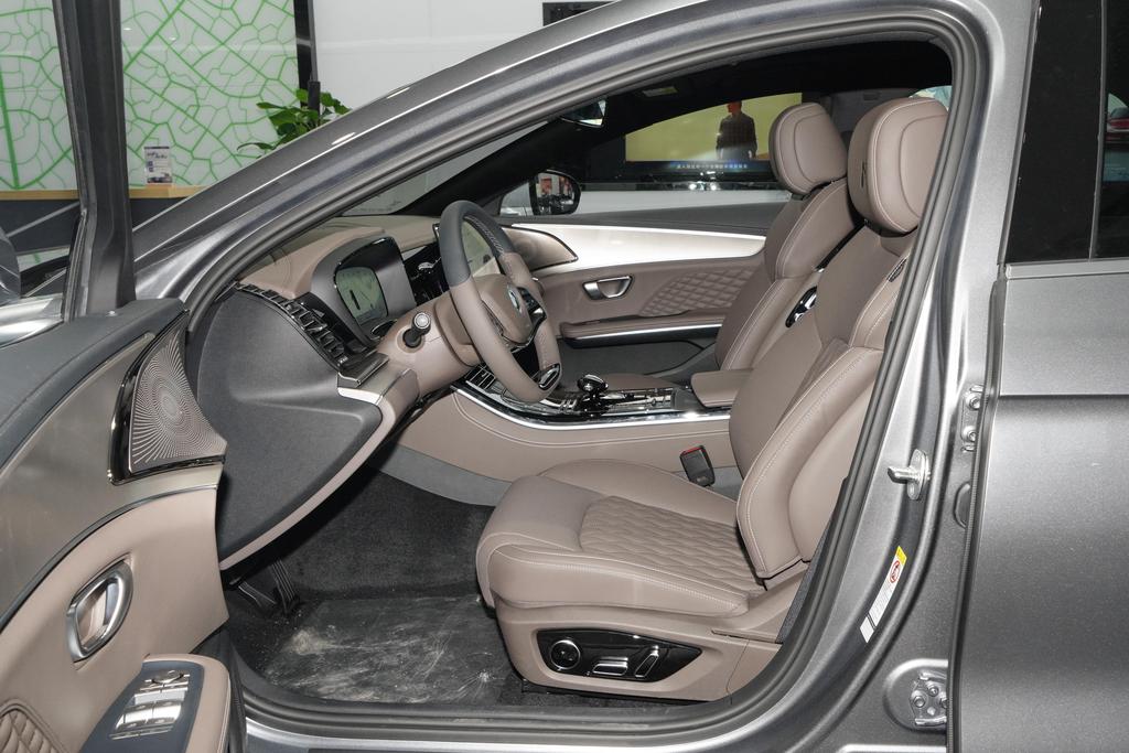 汉为观止 连续月销售破万，中国中大型新能源车遥遥领先