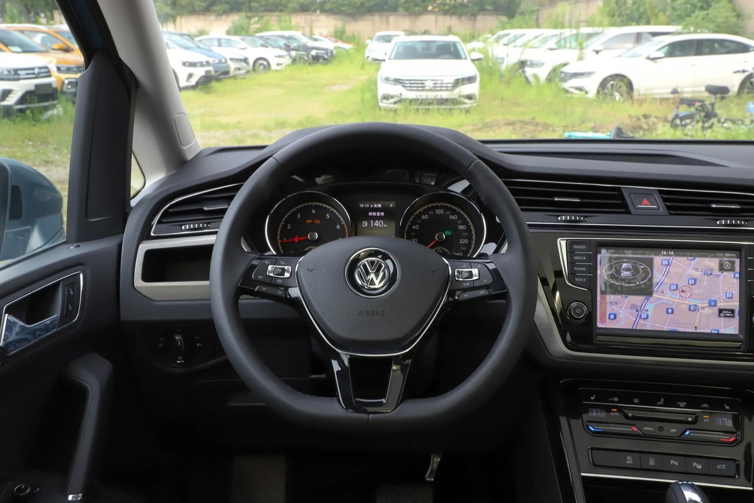 紧凑型MPV，外观耐看空间大，途安L适合家用吗？全方面评测！