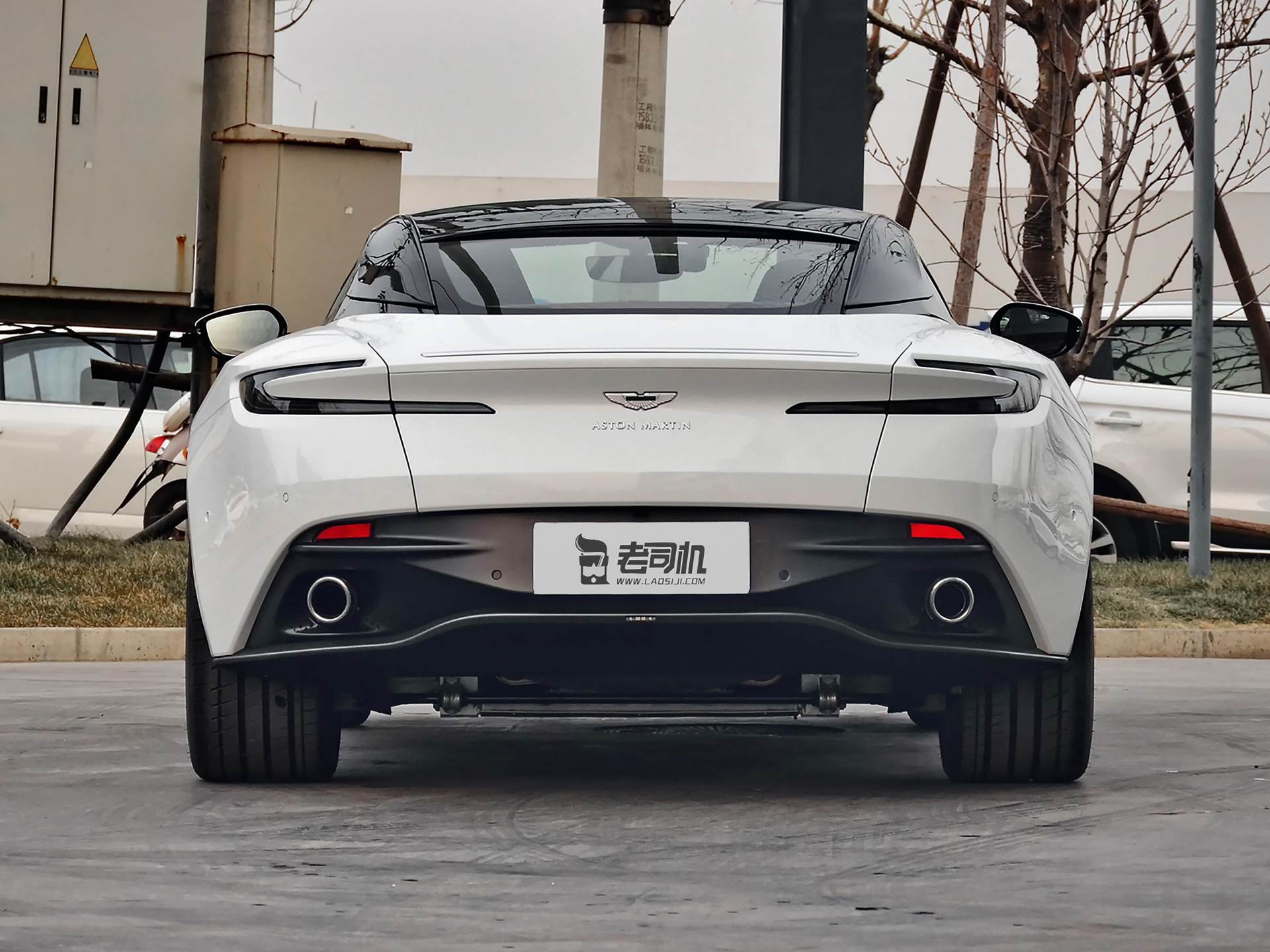007电影没它不行，奔驰4.0T大V8进口豪车，实拍阿斯顿·马丁DB11