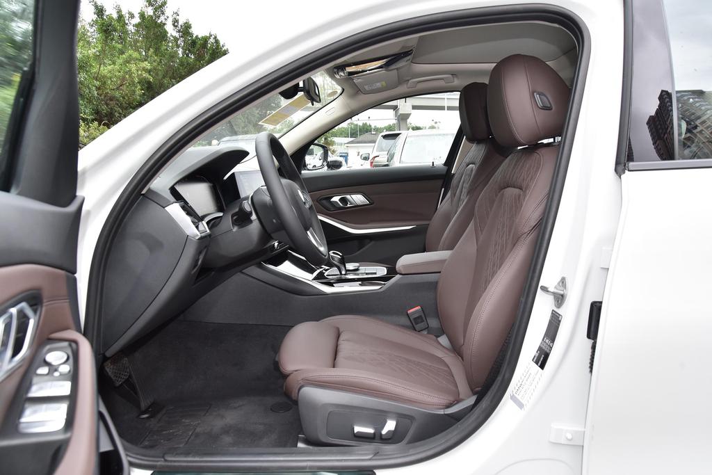 宝马3系售价29.39万元起 欢迎试乘试驾。