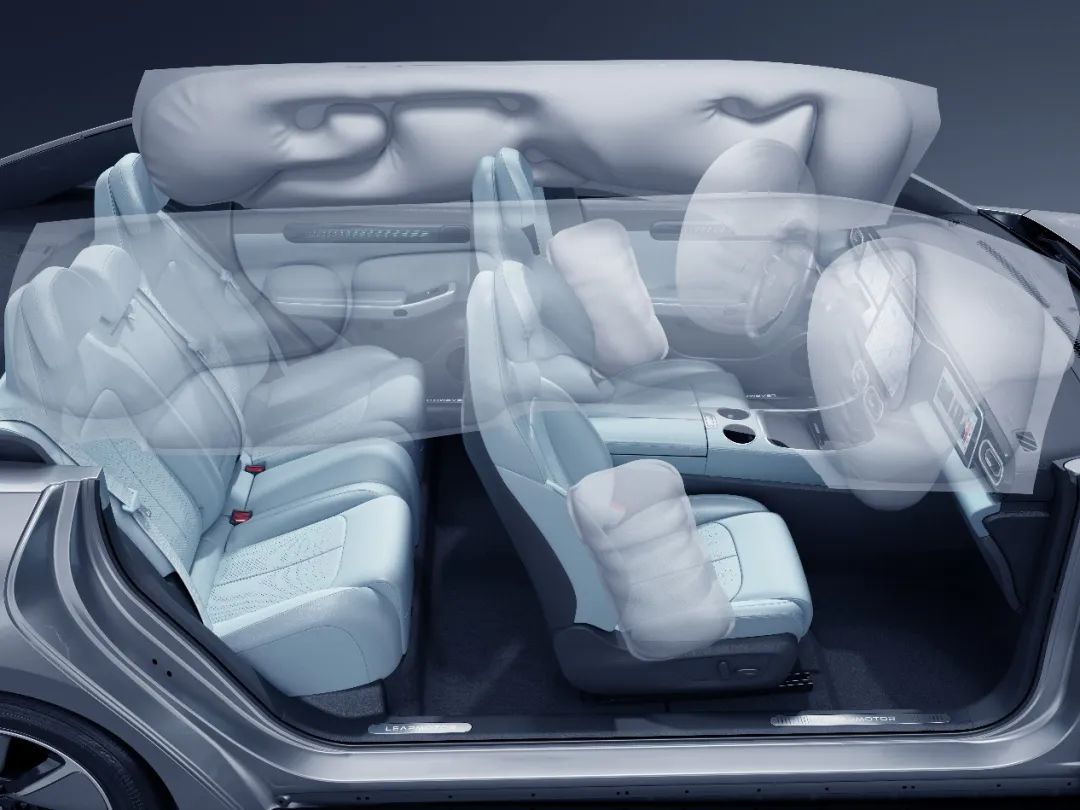 无框车门、无电池包技术，预售18万起的零跑C01行吗？