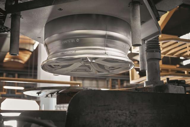 采用绿色能源生产的铸铝轮毂  优先使用再生铝材