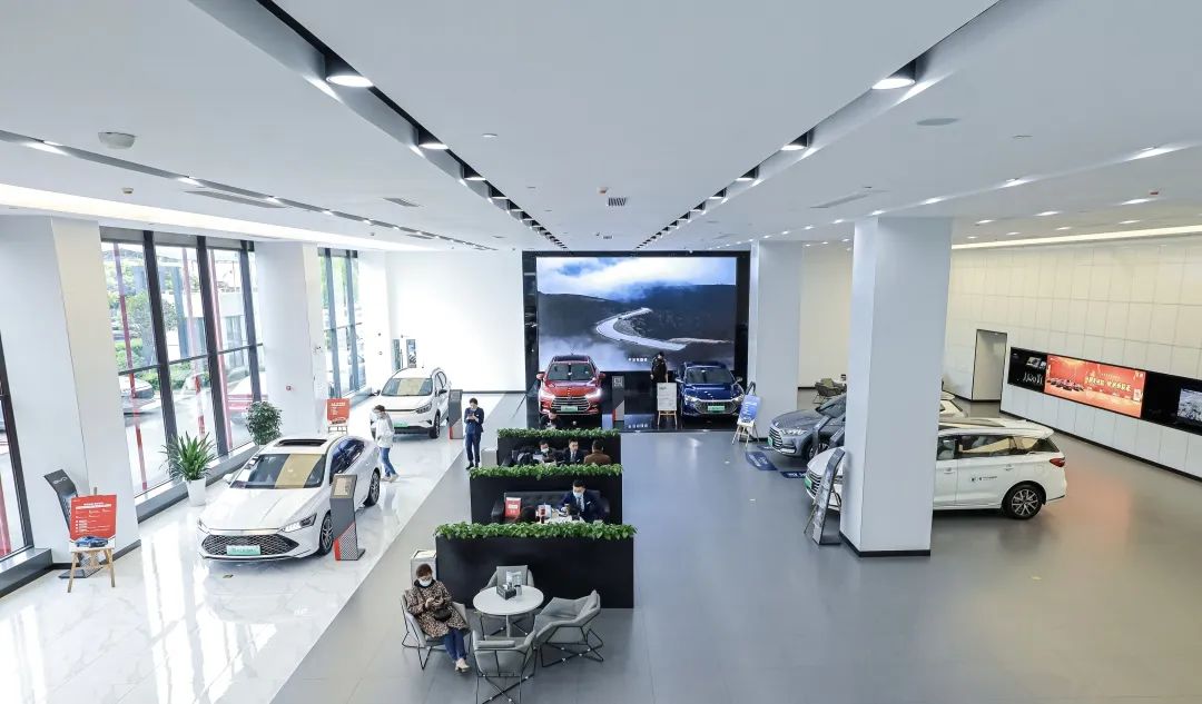 你见过9层楼的4S店吗？如今这个中国品牌做到了！