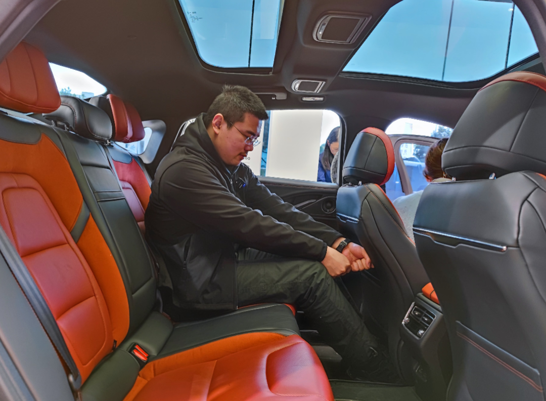 25. 28万元起，林肯Z正式上市，豪华品牌中型轿车或将洗牌