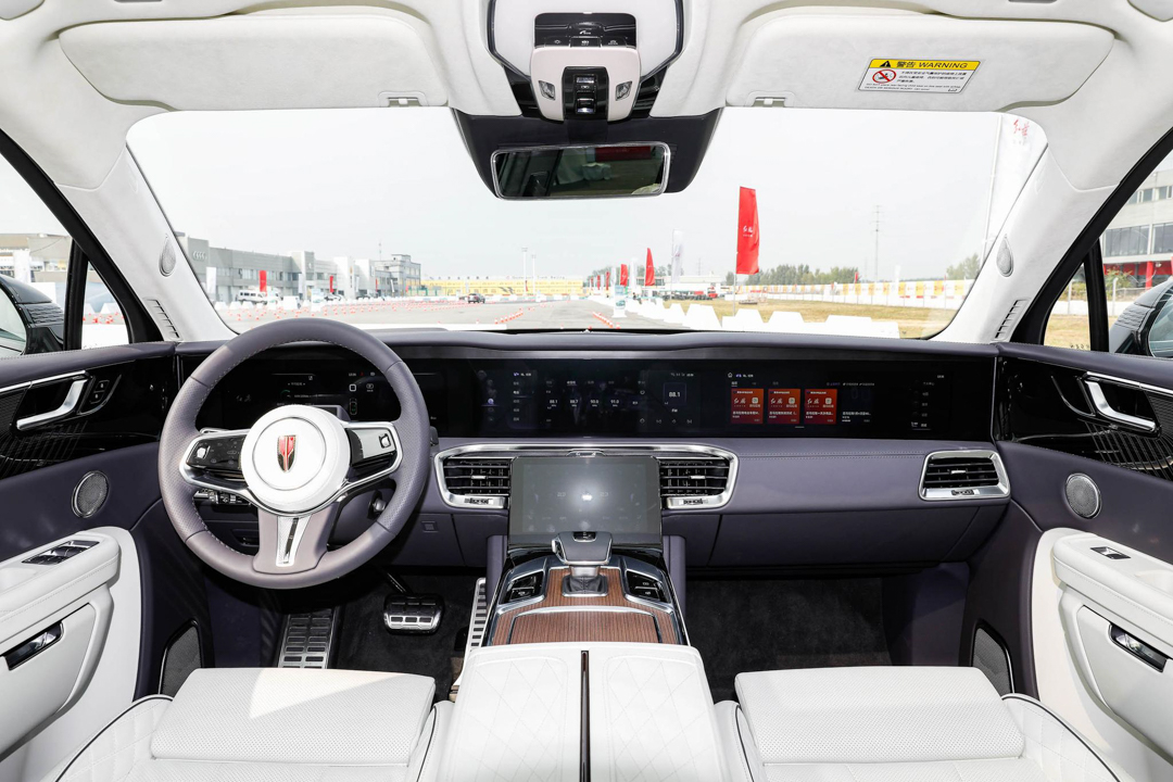 全新红旗LS7 车长超5.5米 或搭4.0T V8发动机！