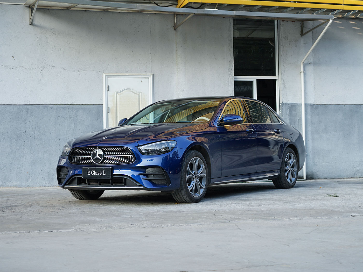 新款奔驰E级上市 全系下降1800元！但配置却出现缩水？