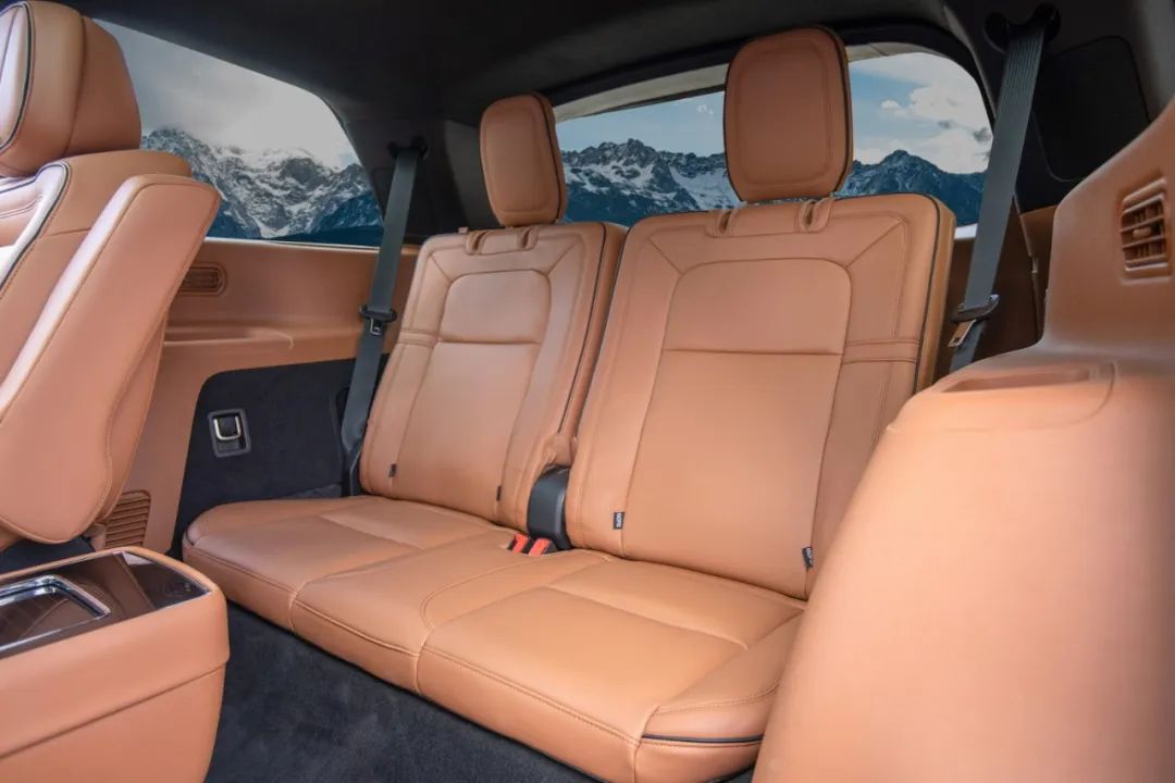 机长级航空座椅，标配3.0T发动机，这台大型豪华SUV同级最香？