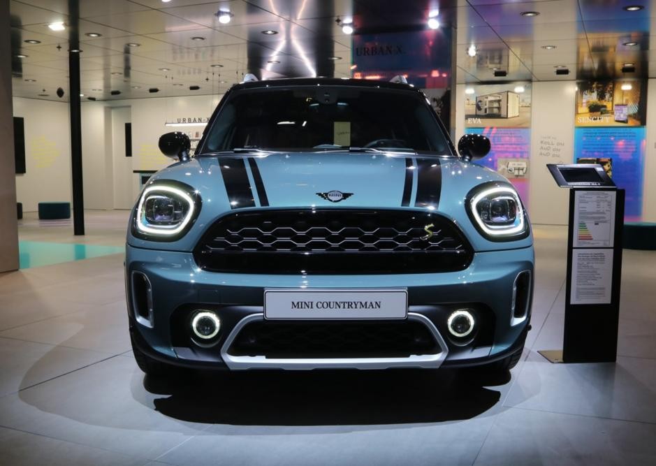 甲壳虫被干掉了，就剩下宝马的MINI“乡巴佬“了，SE版本好看
