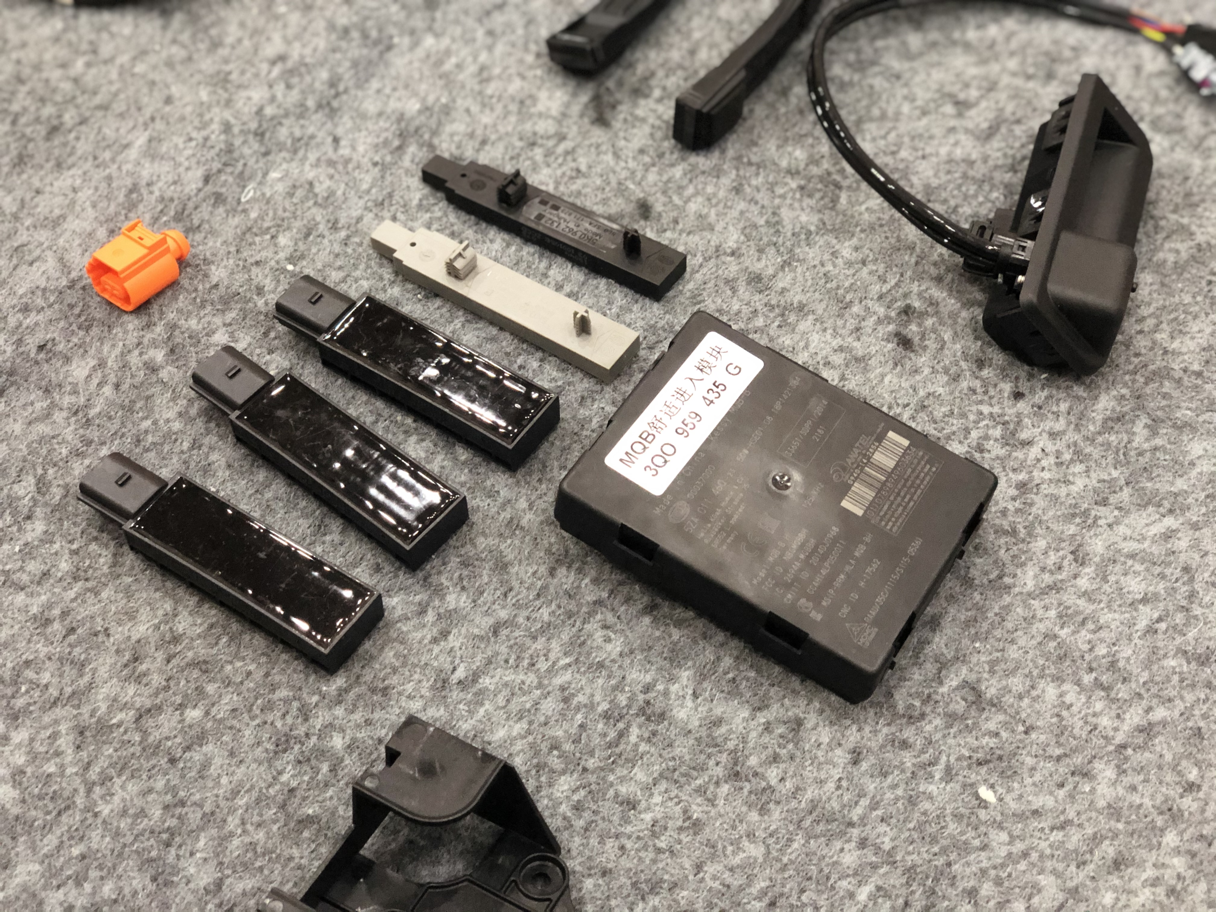 实用配置升级 奥迪Q2L改原厂一键启动 舒适进入 空调面板 倒车影像