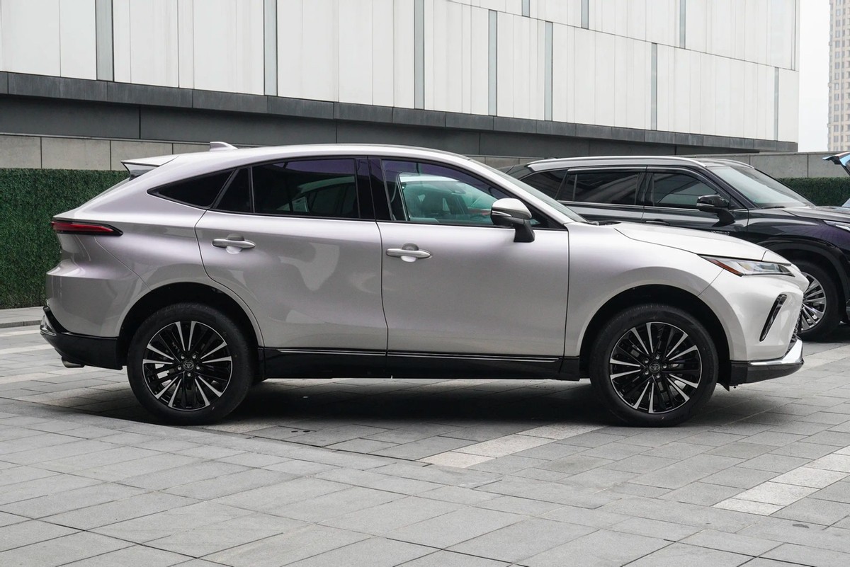 定位中型SUV，主打颜值的广汽丰田威飒有何亮点？