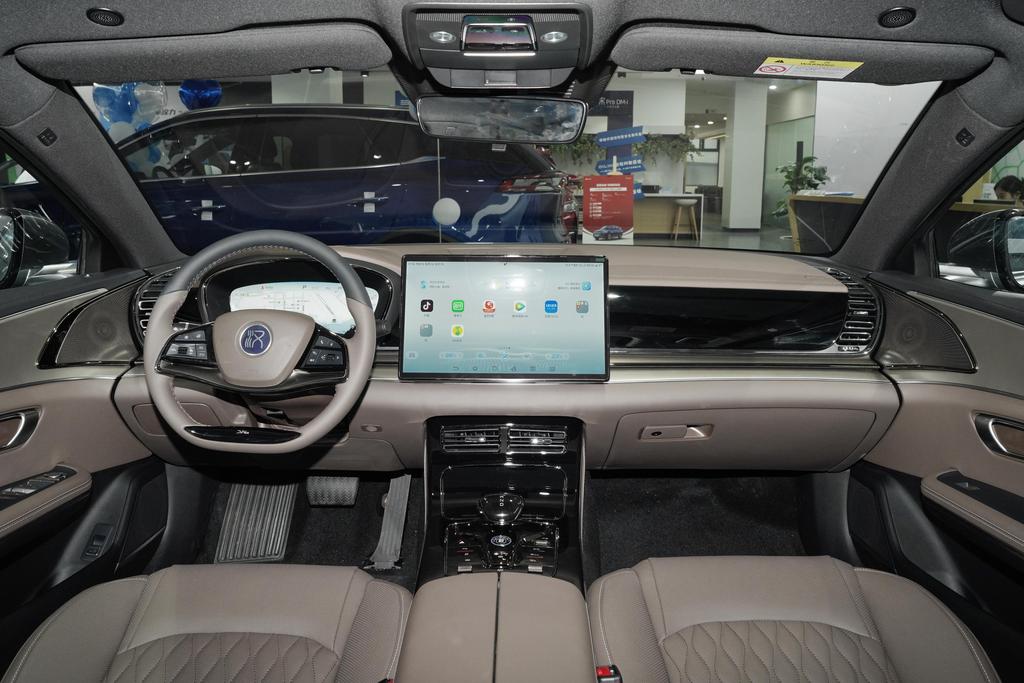 汉为观止 连续月销售破万，中国中大型新能源车遥遥领先