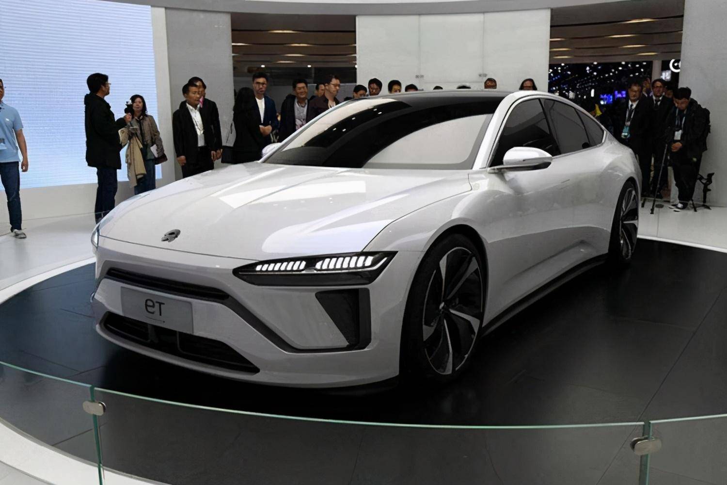 疫情重创下的车企，蔚来停产解析