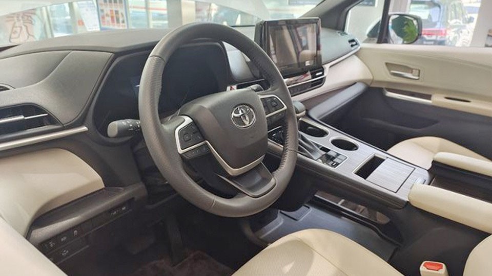 丰田赛那：这周正式上市，现在买它贵不贵？