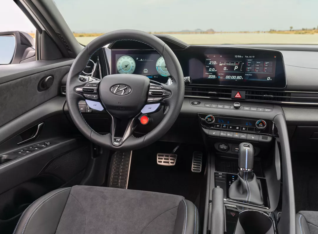 280匹2.0T的伊兰特你见过吗？GTI和03+见了都不敢说话