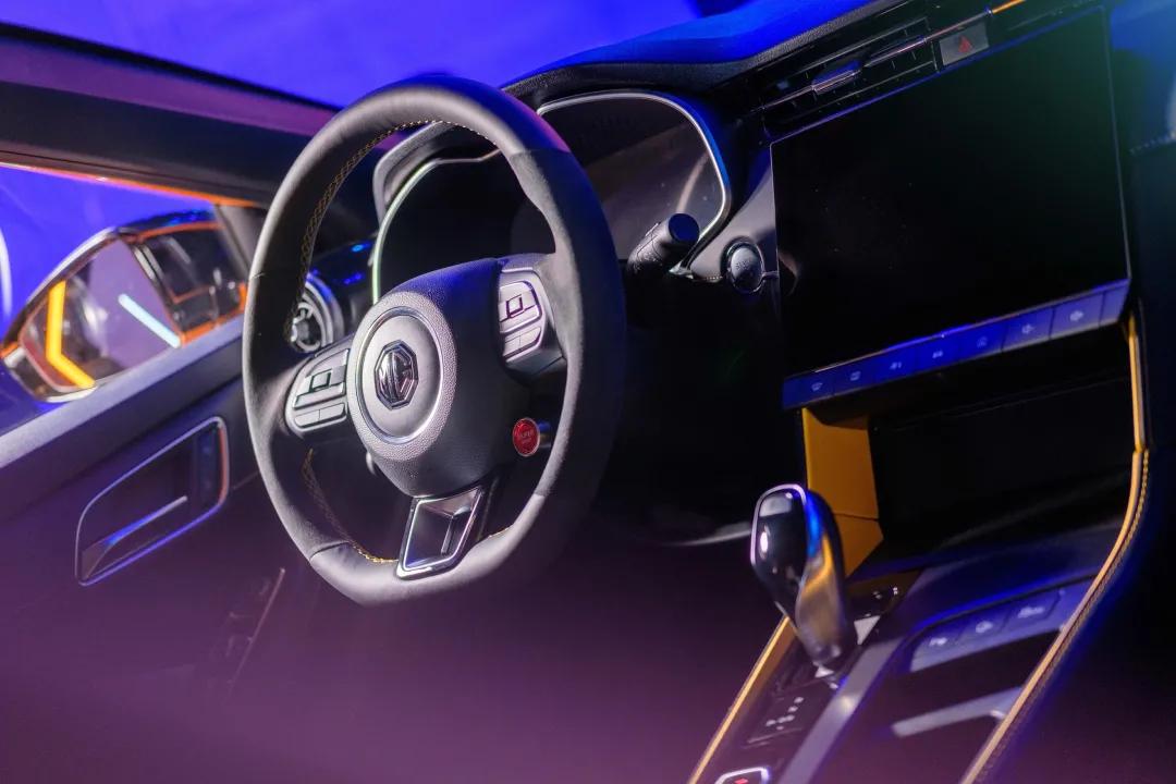 这款国产运动轿车排量仅1.5L，却能开出高性能车的感受