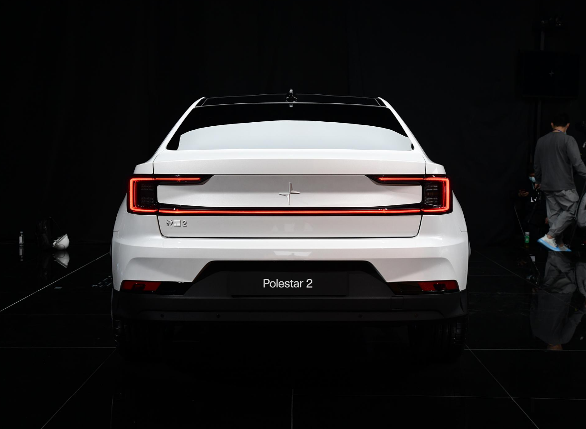 售价25.78-33.8万，轴距2735mm，还能上绿牌，带你看Polestar 2