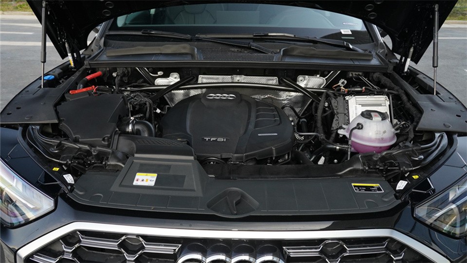 林肯航海家对比奥迪Q5L：40万能买V6，还看BBA吗？