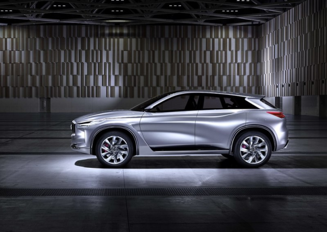 英菲尼迪QX50从33w降至24w，标配2.0T+8个挡，完胜奥迪Q5却无人识