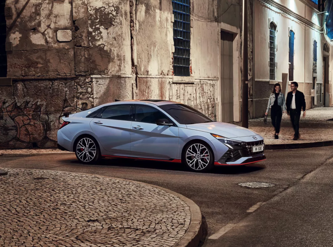 280匹2.0T的伊兰特你见过吗？GTI和03+见了都不敢说话