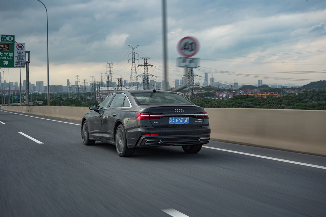 谁会拒绝一台3.0T的C级车？试驾奥迪A6L 55TFSI