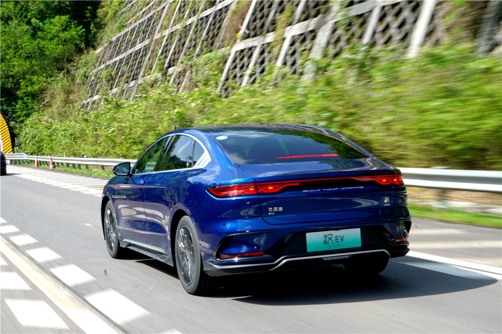 5月销量破2万，堪称国产轿车“天花板”，比亚迪汉真的没毛病？
