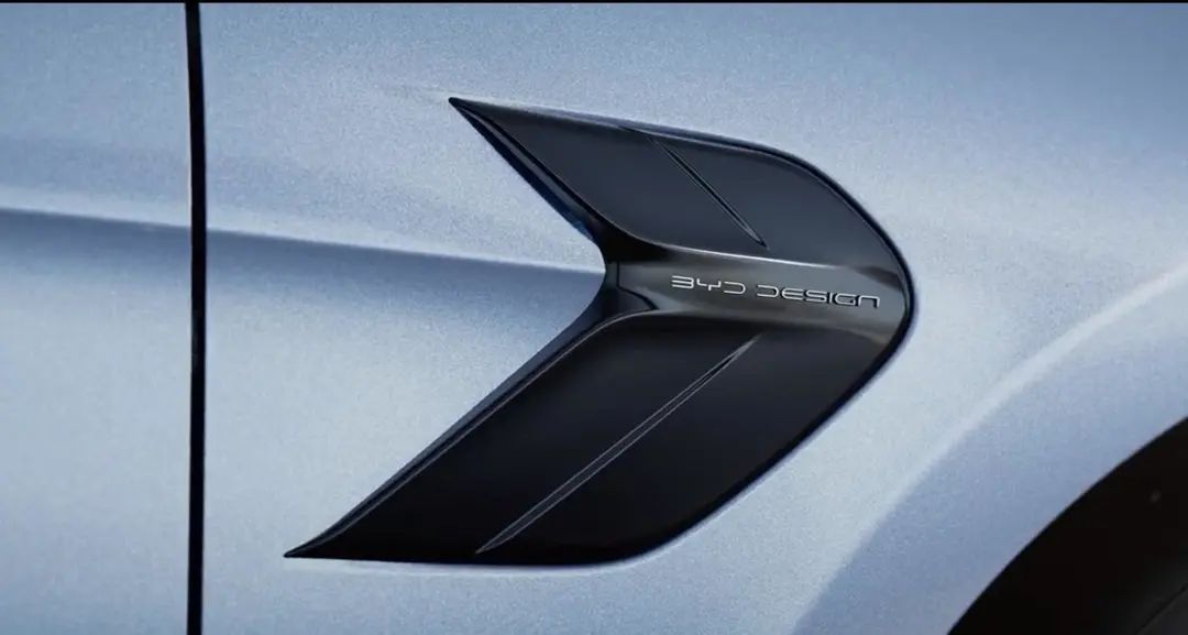 百公里加速3.8秒比亚迪海豹曝光，对标特斯拉Model 3？