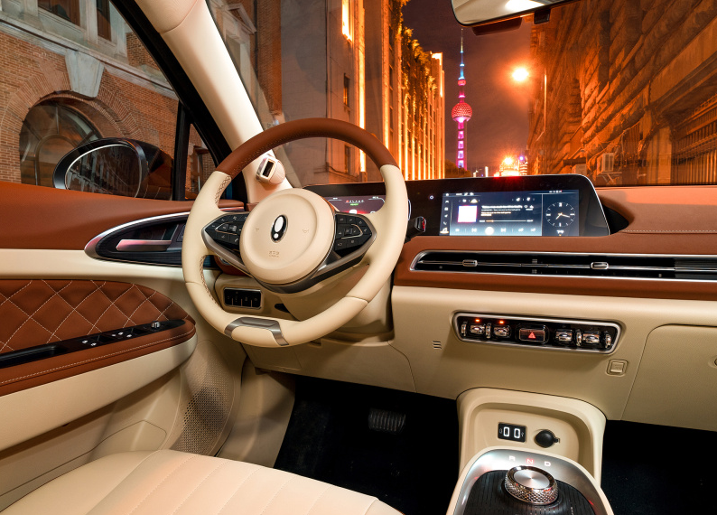 10-15万元，续航400-600公里，这3款电动车适合女生代步