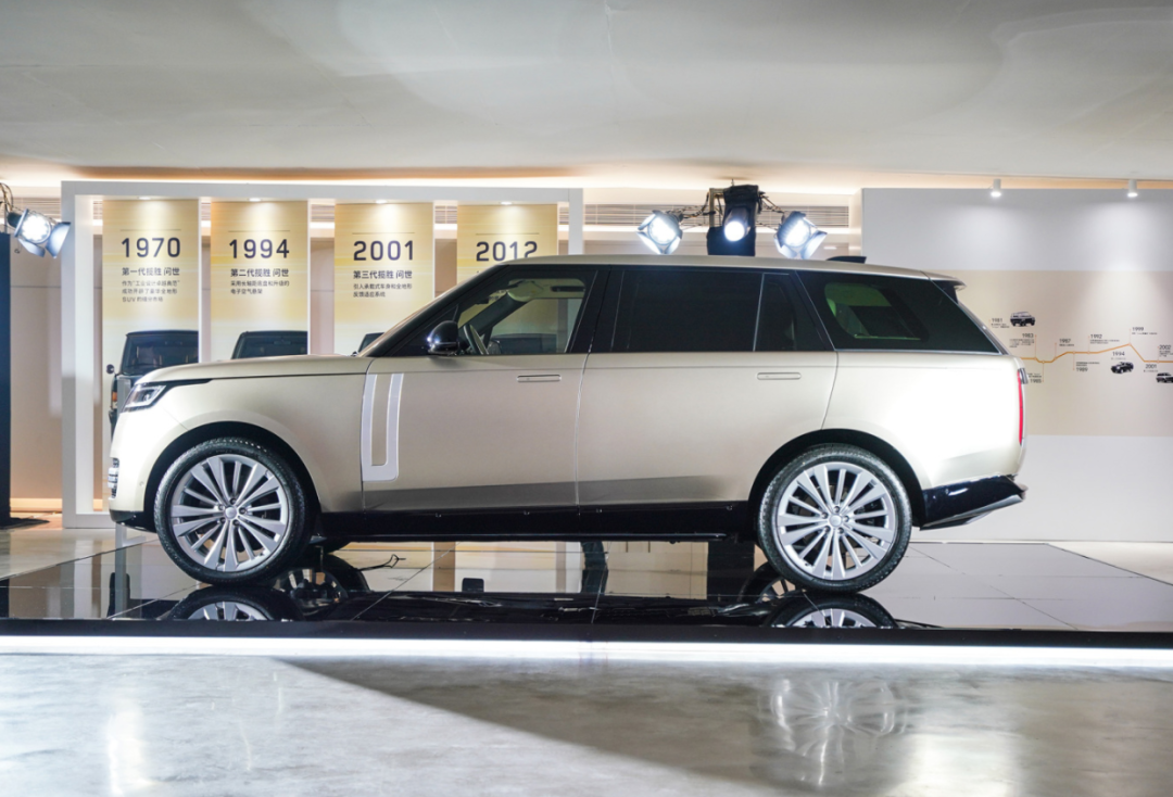 全新一代路虎揽胜:300万内气场最强suv,啥都好就是费钞票_太平洋号