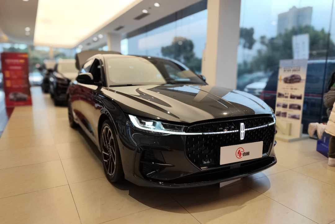 25. 28万元起，林肯Z正式上市，豪华品牌中型轿车或将洗牌