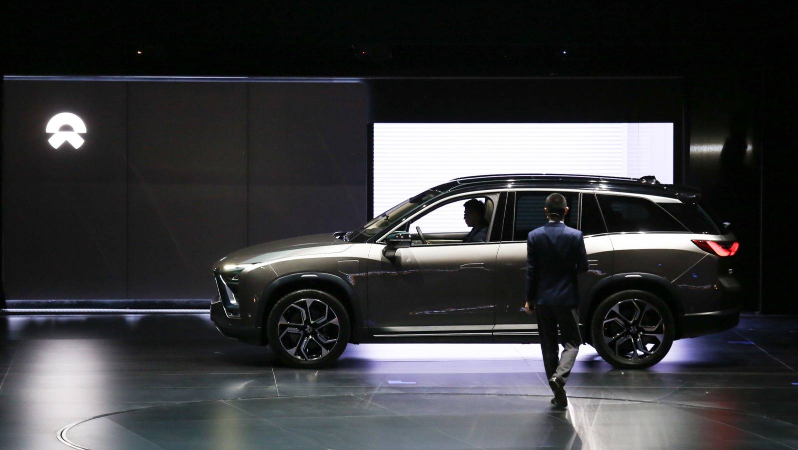 疫情重创下的车企，蔚来停产解析