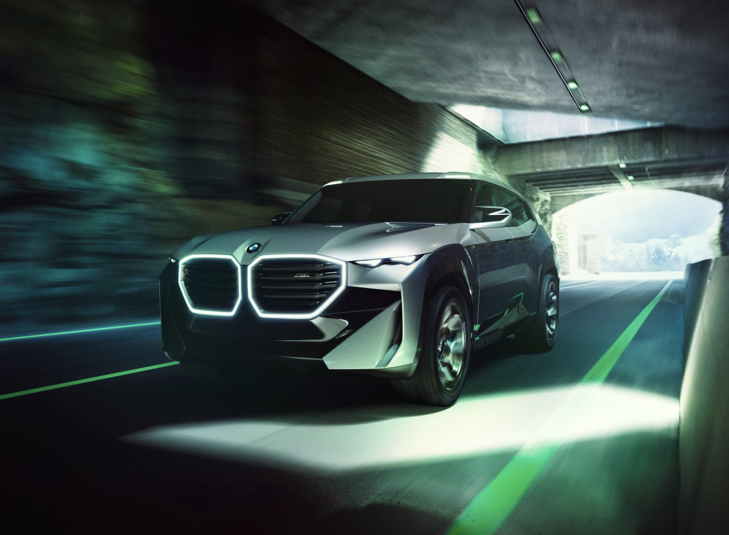 M家族旗舰SUV 宝马XM量产版将于2022年春季末亮相