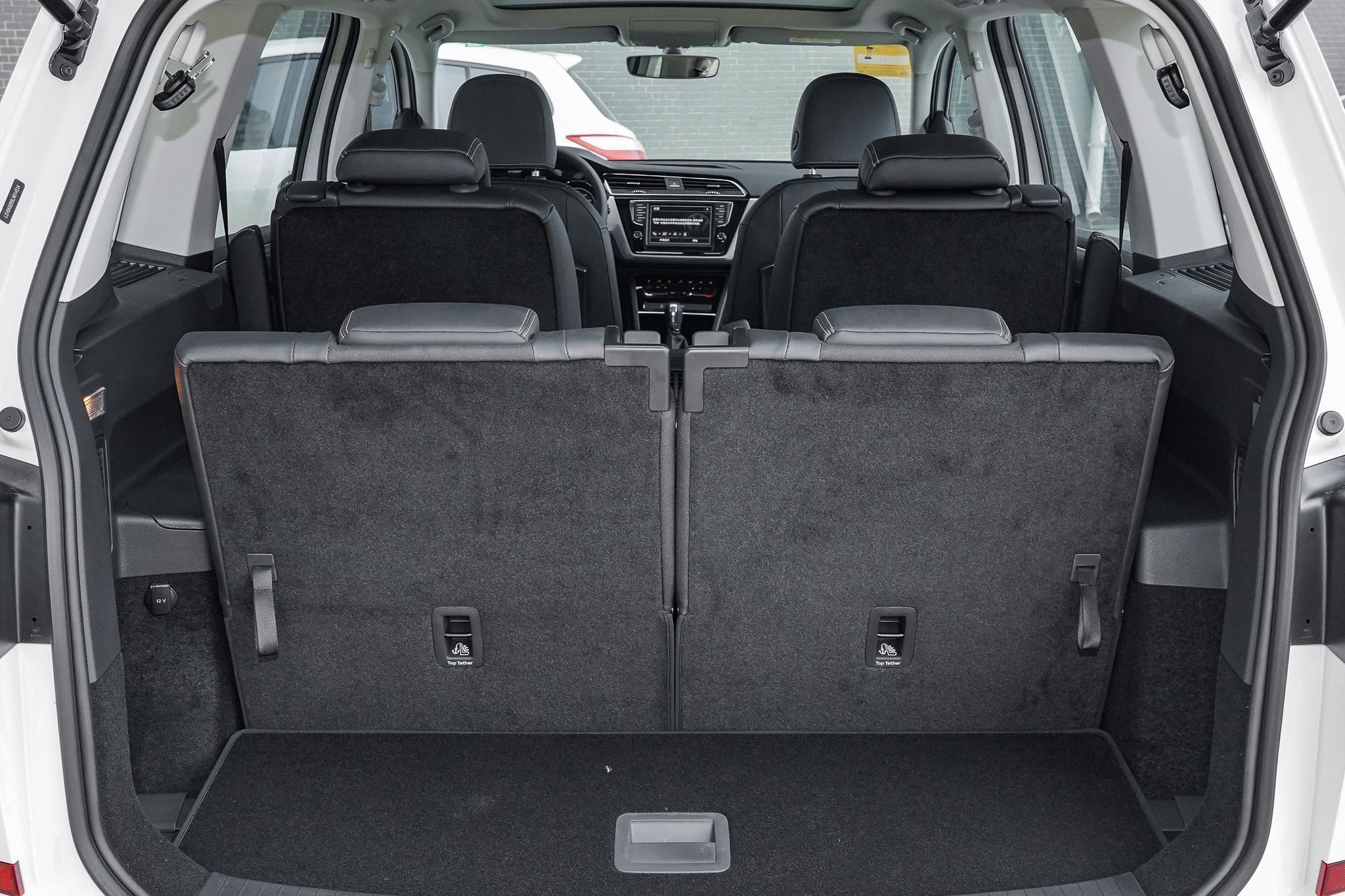 上汽大众途安l,cross跨界造型,提供6/7座可选,适合家用的mpv--知识