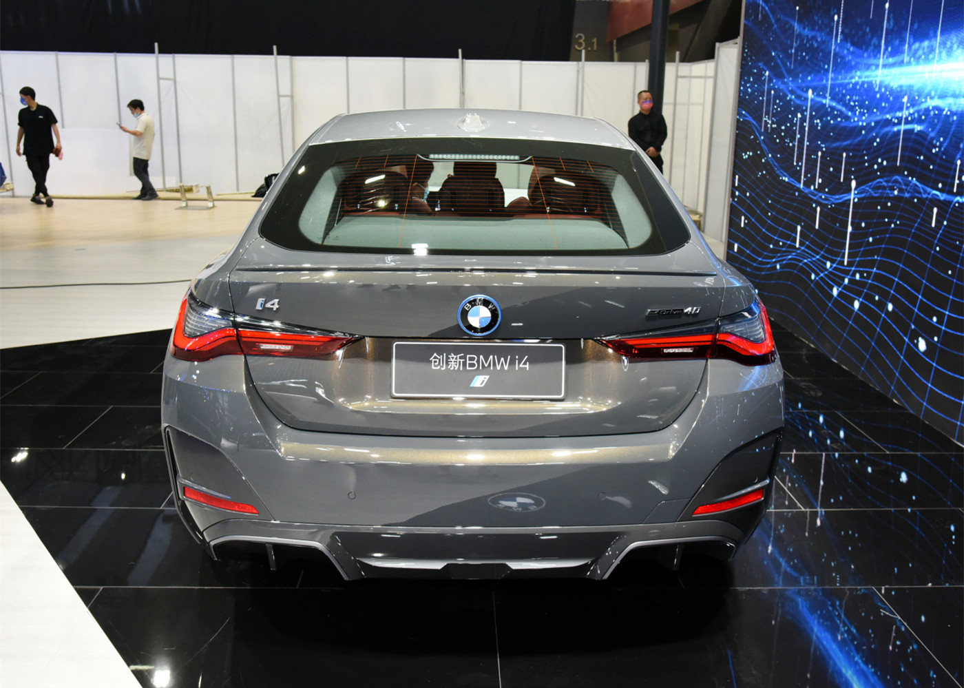 3.9秒破百，售44.99万起！宝马i4上市，竞争特斯拉特斯拉model 3