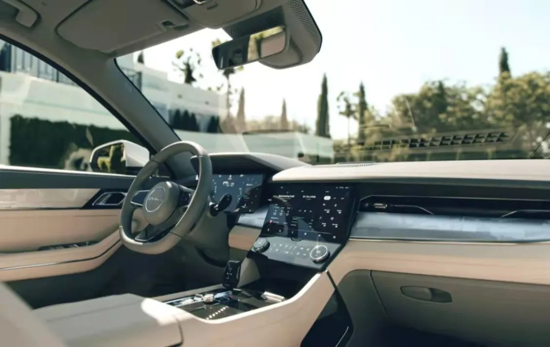 科技配置拉满,动态表现惊艳,试驾领克09 PHEV