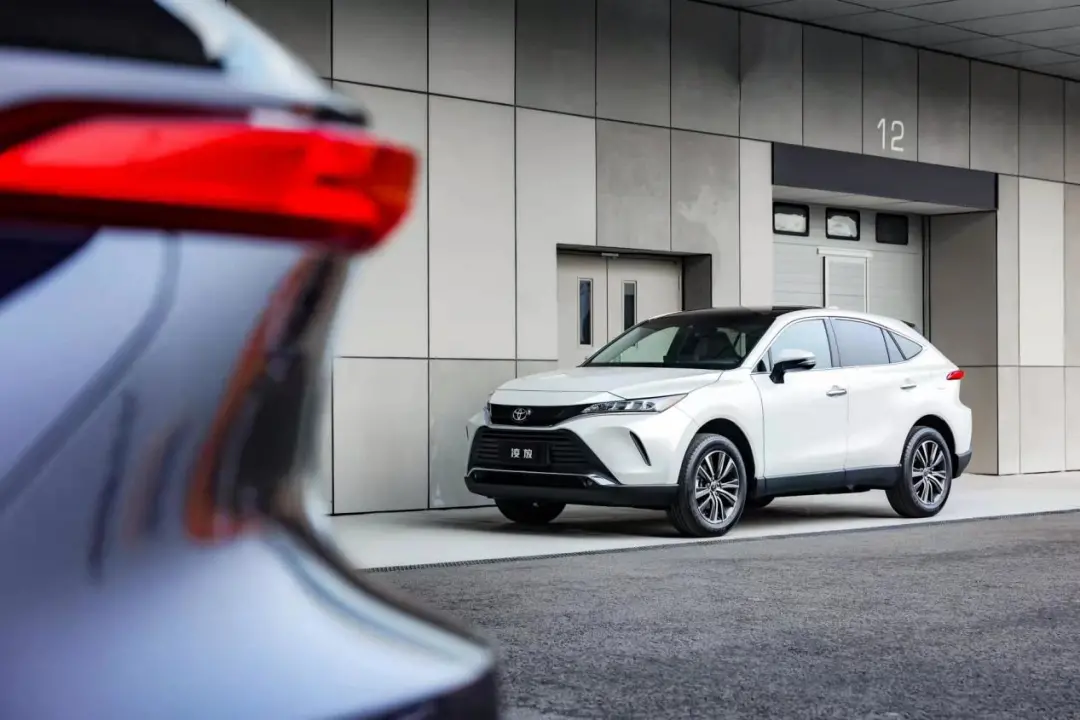 面对缺芯，新车不断的丰田究竟做对了什么？