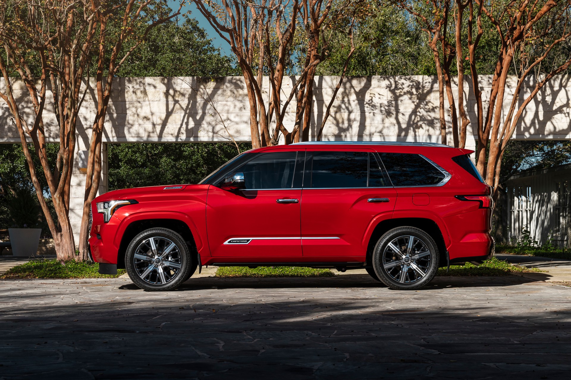 新一代丰田红杉发布，5种配置，全系三排座椅，搭3.4T V6混动系统